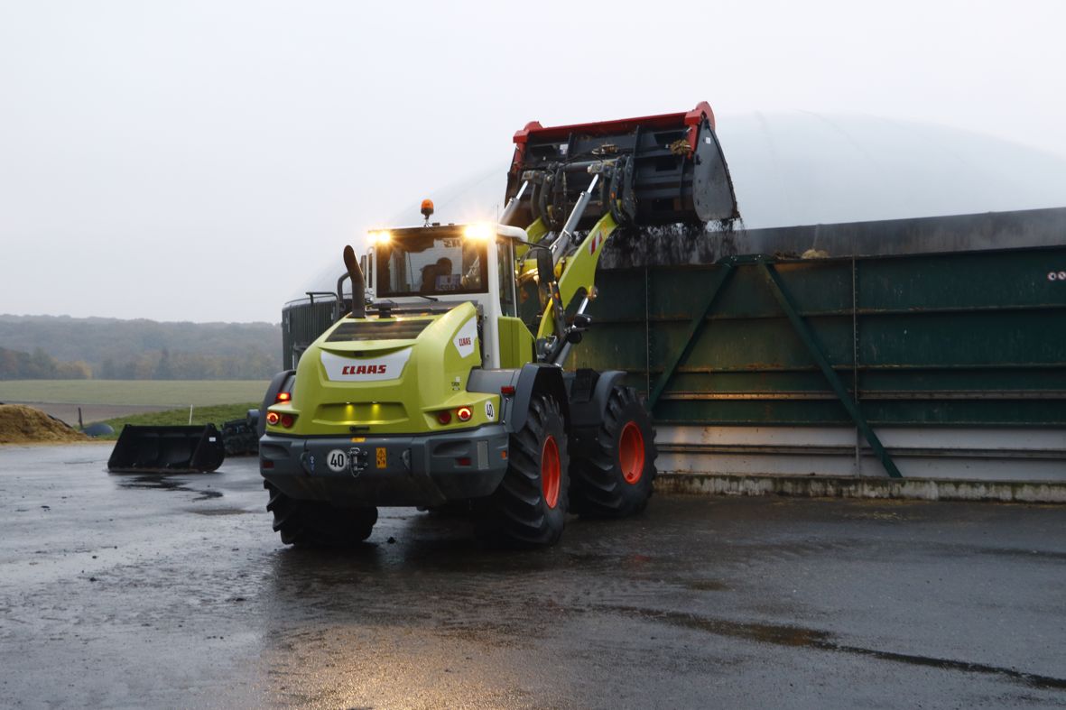 Essai Agrochargeuse Claas Torion Un Bull De Tonnes