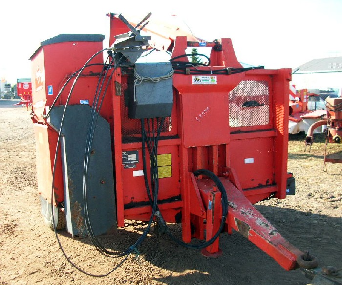 D�sileuse pailleuse distributrice Kuhn POLYCROCK3850