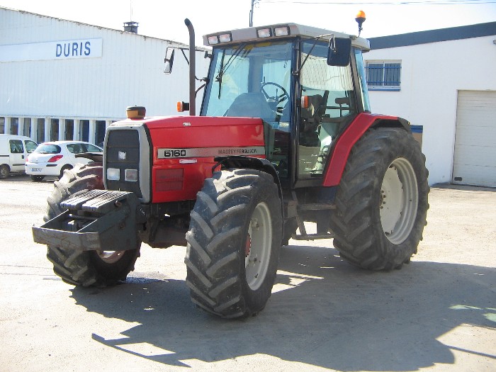 Tracteur agricole Massey Ferguson 6160