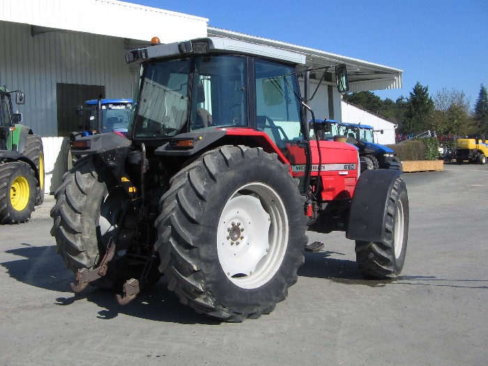 Tracteur agricole Massey Ferguson 6160