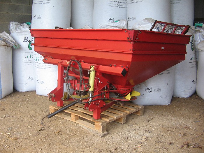 Distributeur d'engrais Lely 2000L