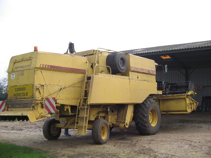 Moissonneuse Batteuse New Holland TX34