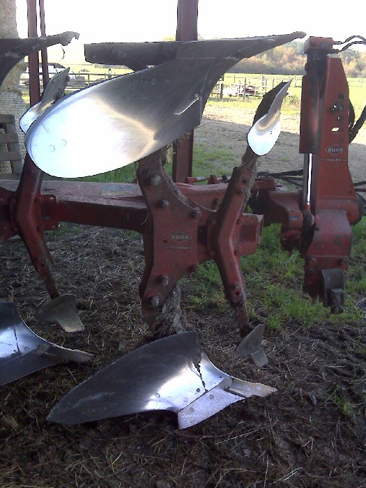 Charrue Kuhn MASTER 120