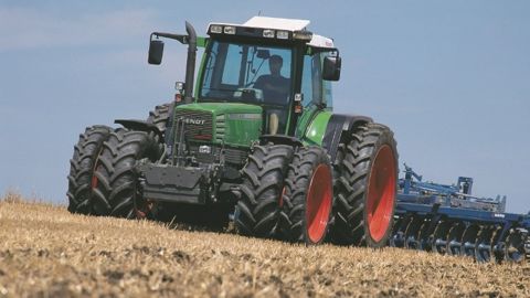 Le Fendt Favorit 512 C au champ. (©Fendt) Le Fendt Favorit 512 C au champ. (©Fendt)