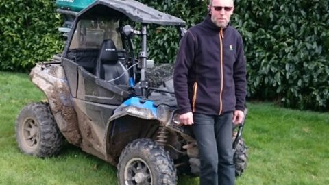 Comme les quads, le Polaris est « beaucoup plus réactif et rapide qu’un tracteur, et dégrade moins le sol », estime Thierry Plouvier, agriculteur en Seine-et-Marne. (©Thierry Plouvier) Comme les quads, le Polaris est « beaucoup plus réactif et rapide qu’un tracteur, et dégrade moins le sol », estime Thierry Plouvier, agriculteur en Seine-et-Marne. (©Thierry Plouvier)