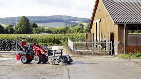 Selon l'Inra, 415.000 personnes, soit 312.000 Etp, travaillent dans les fermes d'élevage françaises. (©Terre-net Média) Selon l'Inra, 415.000 personnes, soit 312.000 Etp, travaillent dans les fermes d'élevage françaises. (©Terre-net Média)