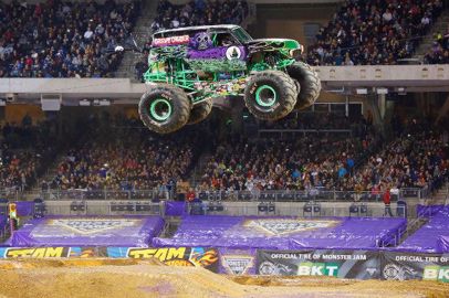 BKT Monster Truck, Morgan Kane au volant de Grave Digger. (©BKT) BKT Monster Truck, Morgan Kane au volant de Grave Digger. (©BKT)