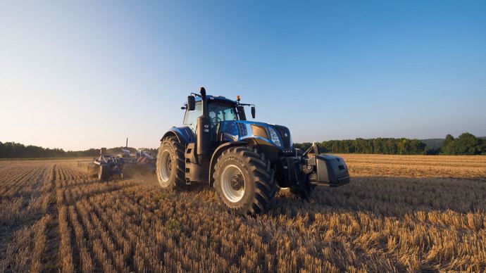 New Holland T8