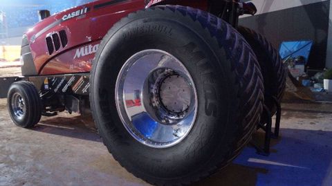Mitas Powerpull, c'est vous qui faites les crampons ! (© Mitas) Mitas Powerpull, c'est vous qui faites les crampons ! (© Mitas)