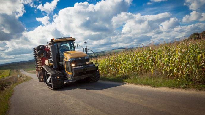 Challenger MT800E sur route
