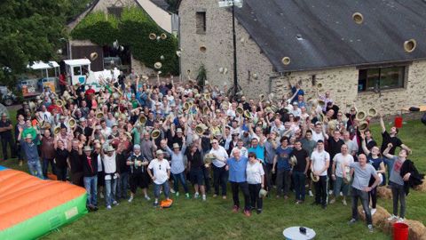Le 24 juin 2016, les 250 salariés du groupe Sulky Burel fêtaient les 80 ans de l’entreprise (©Sulky Burel) Le 24 juin 2016, les 250 salariés du groupe Sulky Burel fêtaient les 80 ans de l’entreprise (©Sulky Burel)