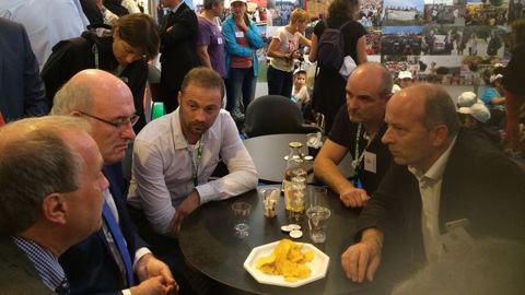 En visite au Space, Phil Hogan a évoqué la prochaine Pac. (©@Combot-Madec) 