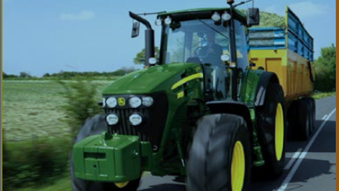 Le John Deere 7830 au transport sur route.