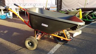 Une brouette électrique Zoette, ou comment moderniser un outil ancestral. (©Terre-net Média) Une brouette électrique Zoette, ou comment moderniser un outil ancestral. (©Terre-net Média)