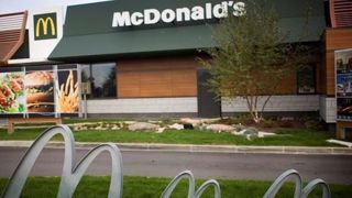 McDonald's achète 25.000 tonnes de viande en France, toutes races de vache confondues. Cela représente 670.000 bêtes provenant de 41.300 élevages en France. (©Terre-net Média) McDonald's achète 25.000 tonnes de viande en France, toutes races de vache confondues. Cela représente 670.000 bêtes provenant de 41.300 élevages en France. (©Terre-net Média)
