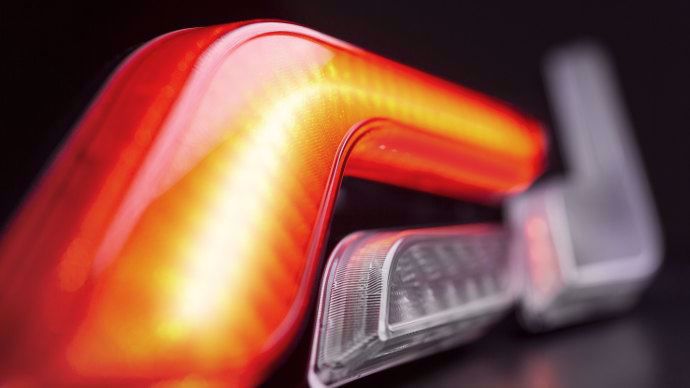 Hella Shapeline, le design et la lumière pour nos machines agricoles