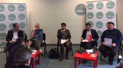 Christiane Lambert, présidente par intérim de la FNSEA, entourée de Jérôme Volle, Henri Brichart, Jérôme Despey et Daniel Prieur. (@FNSEA)
