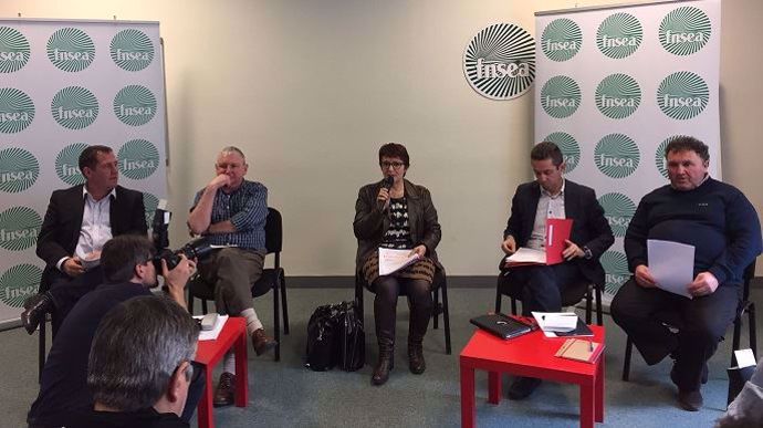Christiane Lambert, présidente par intérim de la FNSEA, entourée de Jérôme Volle, Henri Brichart, Jérôme Despey et Daniel Prieur.