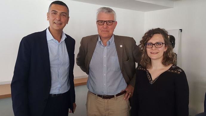 Arnaud Delacour, président de l'UNPT, entouré de Gabriel Gross, président de Météoprotect, et Sarah Albert, responsable du secteur agricole pour la société d'assurances.