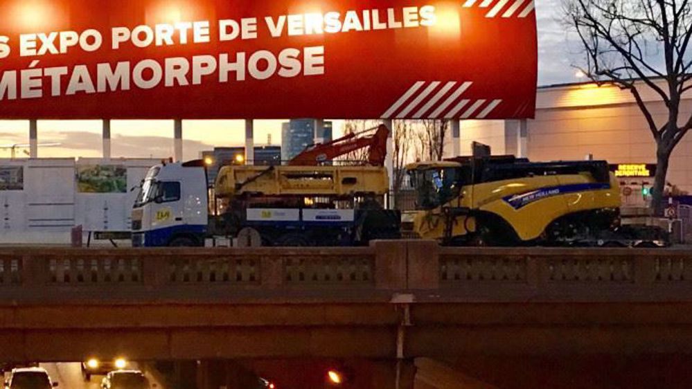 Le transporteur possède une centaine de cartes grise de véhicules spécialisés pour le transport d'engin agricole. (©TLR)<span style="font-size: 14px; text-align: justify; color: #000000;"> 