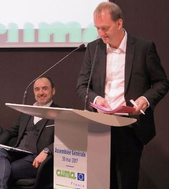 Luc Vermeulen au pupitre lors de l'Ag de la FNCuma le 30 mai 2017.