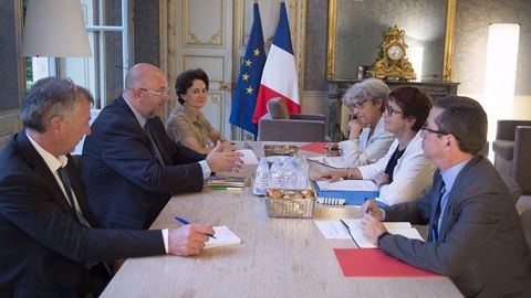 Stéphane Travert a recu les représentants de la FNSEA mardi 27 juin 2017. (©Xavier Remongin / Min.Agri.Fr) Stéphane Travert a recu les représentants de la FNSEA mardi 27 juin 2017. (©Xavier Remongin / Min.Agri.Fr)