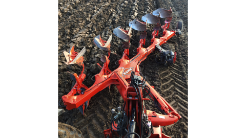 La charrue hors raie Vari-Master L On Land de Kuhn a été conçue pour limiter la dérive. (©Kuhn) La charrue hors raie Vari-Master L On Land de Kuhn a été conçue pour limiter la dérive. (©Kuhn)