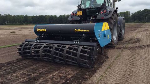 Imants Cultermatic, pour les sols fortement compactés en profondeur et secs. (©Imants) Imants Cultermatic, pour les sols fortement compactés en profondeur et secs. (©Imants)