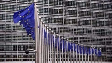 « L'exécutif européen plaide pour une baisse de 5 % pour la politique agricole commune, dont 4 % pour son volet consacré aux aides directes en faveur des agriculteurs » (©Terre-net Média)
