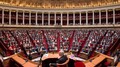 Les députés examinent jusqu'au mardi 30 mai le projet de loi pour l'équilibre des relations commerciales dans le secteur agricole et alimentaire. Ils ont à étudier près de 2 400 amendements. (©Assemblée nationale) Les députés examinent jusqu'au mardi 30 mai le projet de loi pour l'équilibre des relations commerciales dans le secteur agricole et alimentaire. Ils ont à étudier près de 2 400 amendements. (©Assemblée nationale)