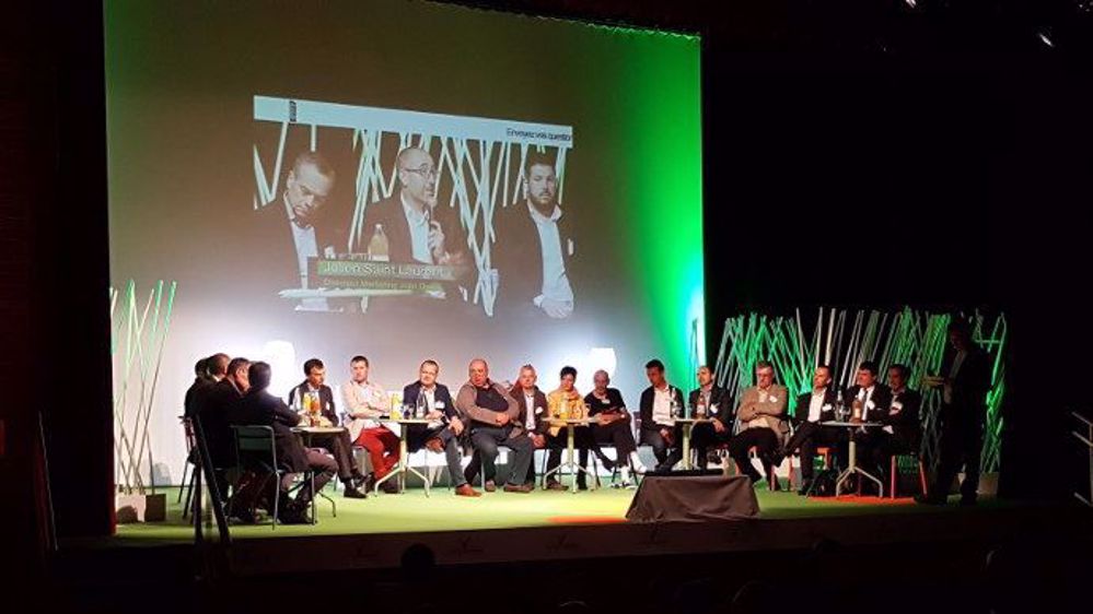 La table ronde géante du premier forum agroéquipement organisé par Axema. (©Terre-net Média)