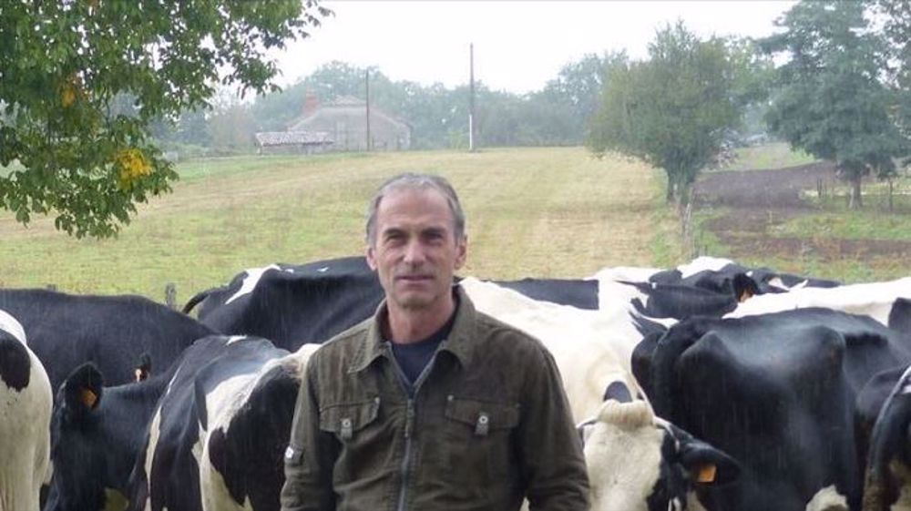 Thierry Roquefeuil est producteur de lait dans le Lot, en EARL avec un salarié. Il est coopérateur de la coopérative Sodiaal. (©@ThRoquefeuil)