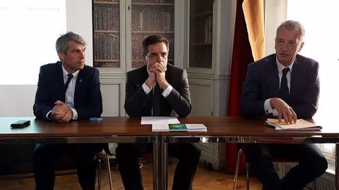 Olivier Allain, vice-président du conseil régional de Bretagne, Frédéric Descrozaille, député LREM, et l'ancien ministre de l'agriculture Hervé Gaymard, tous trois membres du comité stratégiques d'Agriculture Stratégies, ont présenté les propositions du think tank pour la réforme de la Pac, mercredi 13 juin 2018. (©Terre-net Média) Olivier Allain, vice-président du conseil régional de Bretagne, Frédéric Descrozaille, député LREM, et l'ancien ministre de l'agriculture Hervé Gaymard, tous trois membres du comité stratégiques d'Agriculture Stratégies, ont présenté les propositions du think tank pour la réforme de la Pac, mercredi 13 juin 2018. (©Terre-net Média)