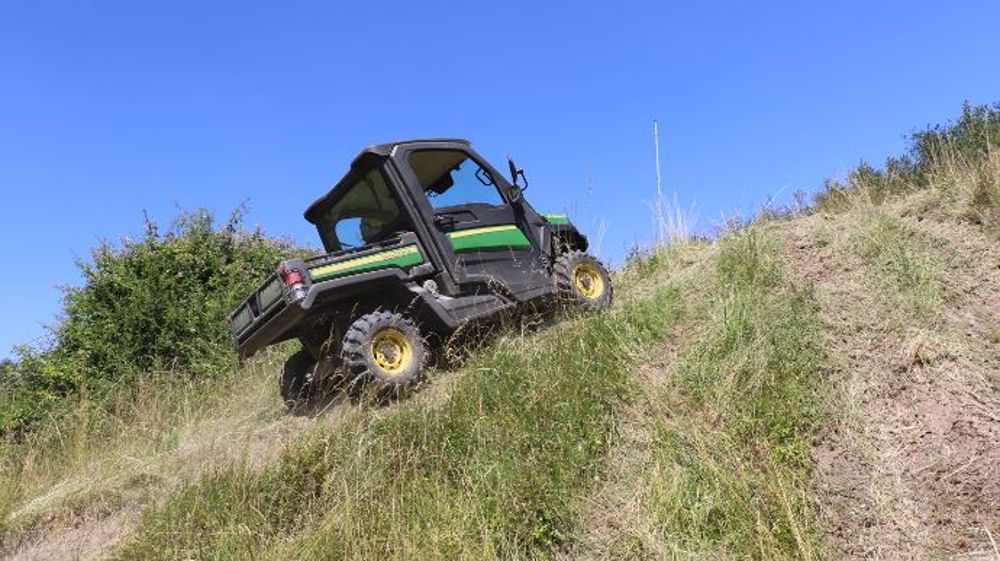 Les nouveaux Gator de John Deere profite d'une adhérence accrue capable de gravir des sommets. (©Terre-net Média)