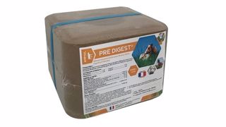 Pré Digest, la nouvelle pierre à lécher de Bio3G (©Bio3G) Pré Digest, la nouvelle pierre à lécher de Bio3G (©Bio3G)