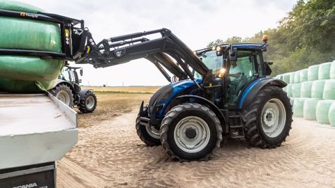Pour augmenter la polyvalence de la série A, Valtra installe sa transmission HiTech 4 sur les A104 et A114. (©Valtra) Pour augmenter la polyvalence de la série A, Valtra installe sa transmission HiTech 4 sur les A104 et A114. (©Valtra)