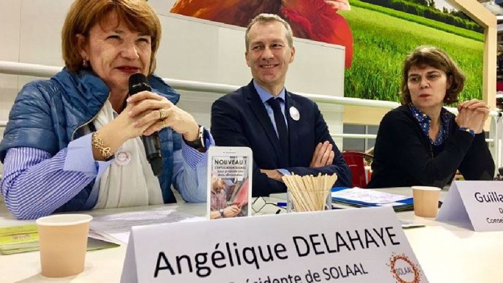 Angélique Delahaye, député européen PPE, présidente de Solaal, aux côtés de Guillaume Garot, président du Conseil national de l'alimentation et député de la Mayenne, lors de la présentation de l'application web de Solaal au Salon de l'agriculture. (©@AnaelleGruaz)