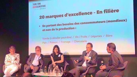 De gauche à droite: Olivier Dauvers, directeur du think tank agroalimentaire, Jean-Marie Séronie, agroéconomiste, Julie Davico-Pahin, fondatrice de la start'up Ombréa, Philippe Goetzmann, élu à la CCI d'Ile-de-France et Davod Barroux, des Echos. (©@LesEchosEvents)
