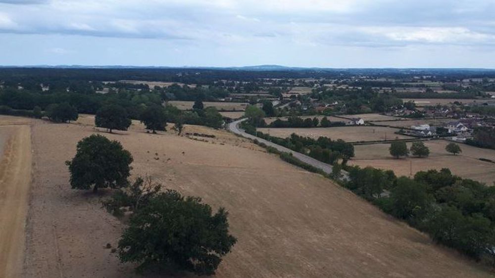 Charrin, village de la Nièvre, sous les affres de la sécheresse. (©@StphAurousseau)