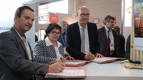 GRTgaz, l'APCA et la FNSEA renouvellent leur partenariat en faveur de la production de biogaz (©Terre-net Media) GRTgaz, l'APCA et la FNSEA renouvellent leur partenariat en faveur de la production de biogaz (©Terre-net Media)