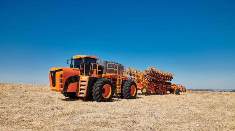 L'automoteur de semis monograine Jacto Uniport Planter 500 embarque jusqu'à 61 rangs. (©Jacto)