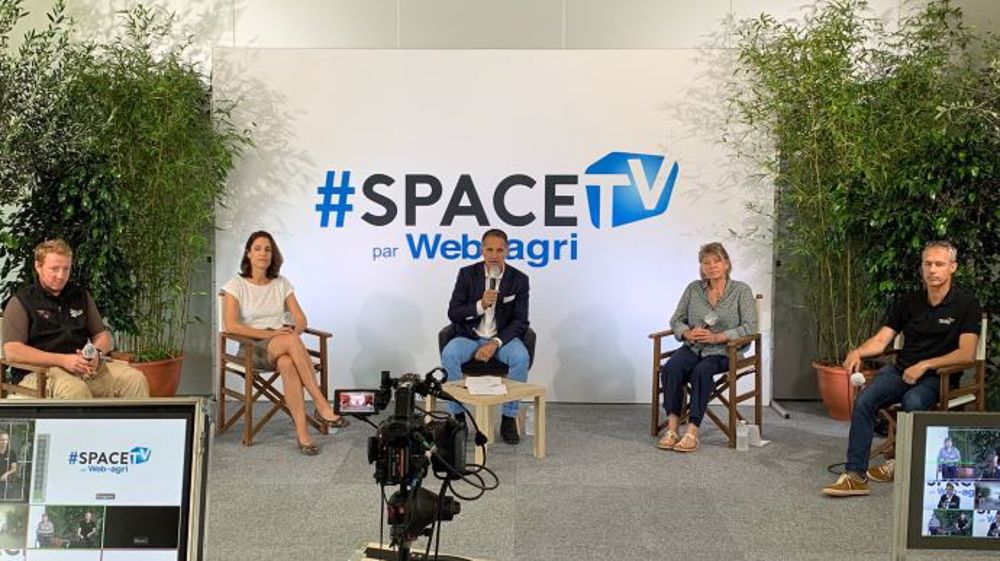 Etienne Fourmont, Gabrielle Dufour, Dominique Gautier et Hervé Le Prince ont débattu de la communication autour de l'élevage, le 16 septembre, au Space. (©Terre-net Média)