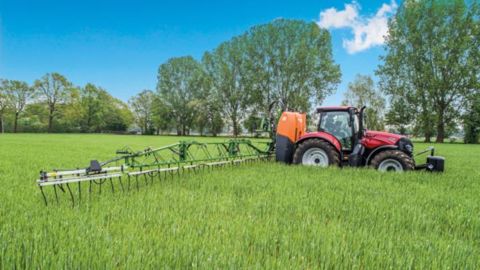 La gamme portée UF d'Amazone compte deux nouvelles capacités : 1 000 et 1 300 l. (©Amazone)
