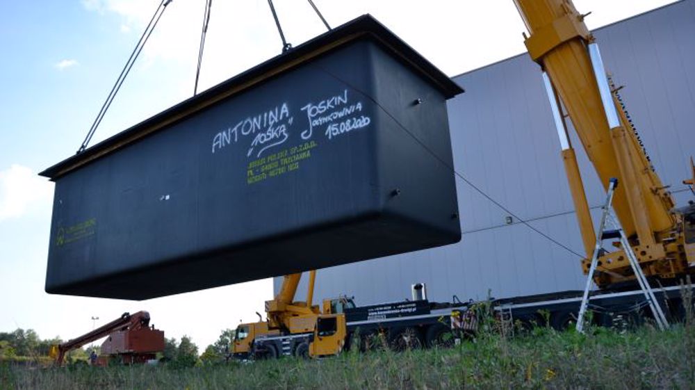 L'été dernier, Joskin a remplacé la cuve de zinc de son unité de galvanisation. (©Joskin)