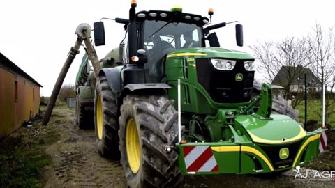 En route pour la saison d'épandage de lisier à bord d'un John Deere 6250 R !