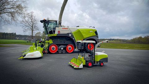 Claas propose désormais son ensileuse Jaguar 990 en version à pédales. Une idée pour le prochain Noël des enfants. (©Claas) Claas propose désormais son ensileuse Jaguar 990 en version à pédales. Une idée pour le prochain Noël des enfants. (©Claas)