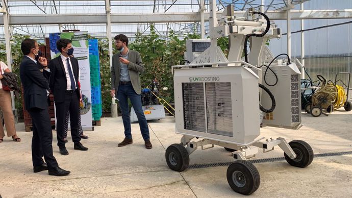 Les ministre de l'agriculture et de la transition numérique, lors d'un déplacement sur la French AgriTech, le 31 août à Saint Nom la Bretèche (78)