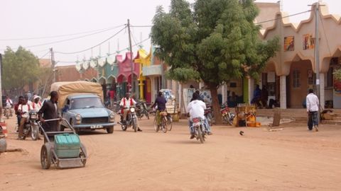 En Afrique, dépendants à plus de 80 % des importations pour leurs besoins en céréales, la flambée des matières premières a déjà entraîné des rationnements. (©Terre-net Média) En Afrique, dépendants à plus de 80 % des importations pour leurs besoins en céréales, la flambée des matières premières a déjà entraîné des rationnements. (©Terre-net Média)