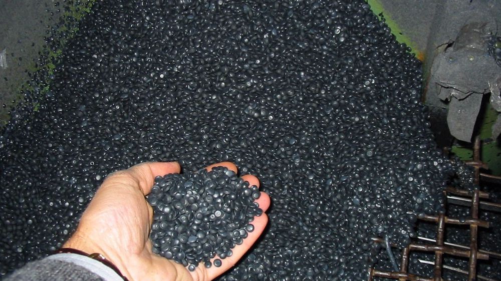 Ci-dessus, un aperçu des granulés en plastique obtenus suite au recyclage des big-bags. (©Adivalor)
