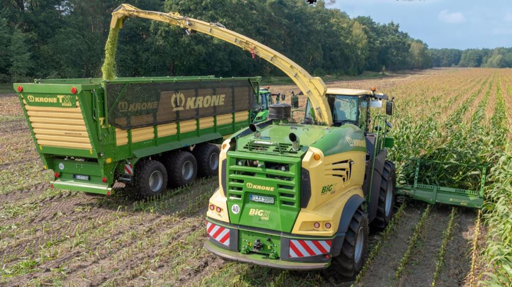 Les ensileuses Krone Big X 980 et 1080 embarquent désormais le moteur V12 Liebherr Stage V. (©Krone)